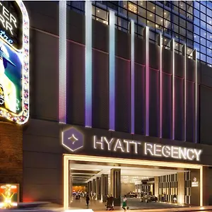 4* מלון Hyatt Regency Times Square
